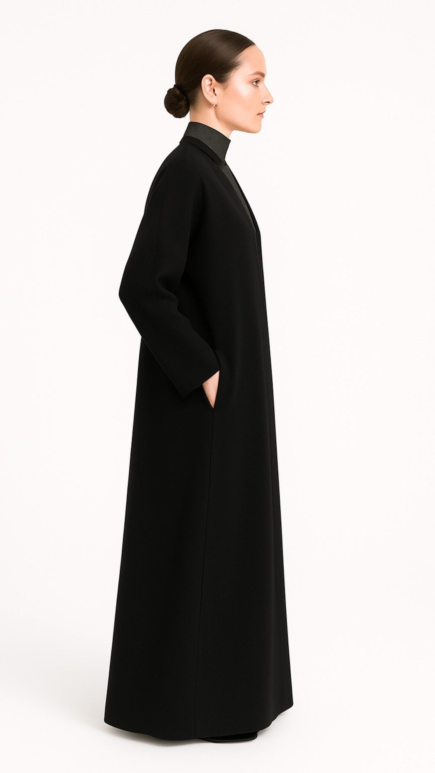 THN0021 - Yara in Black